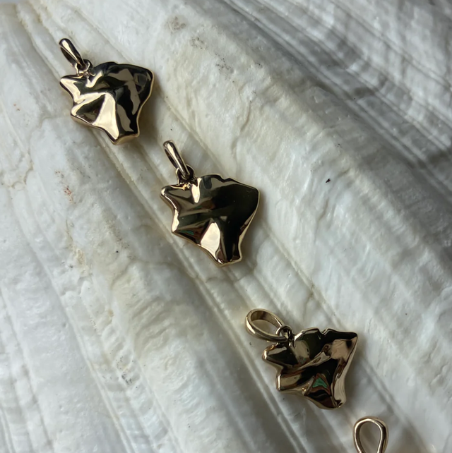 HANA HANA　ジュエリーストラップ　ゴールド・シルバー 2色セット 14.5x14MM 14K Gold Plated and Zircon 2 Holes Fan Shape