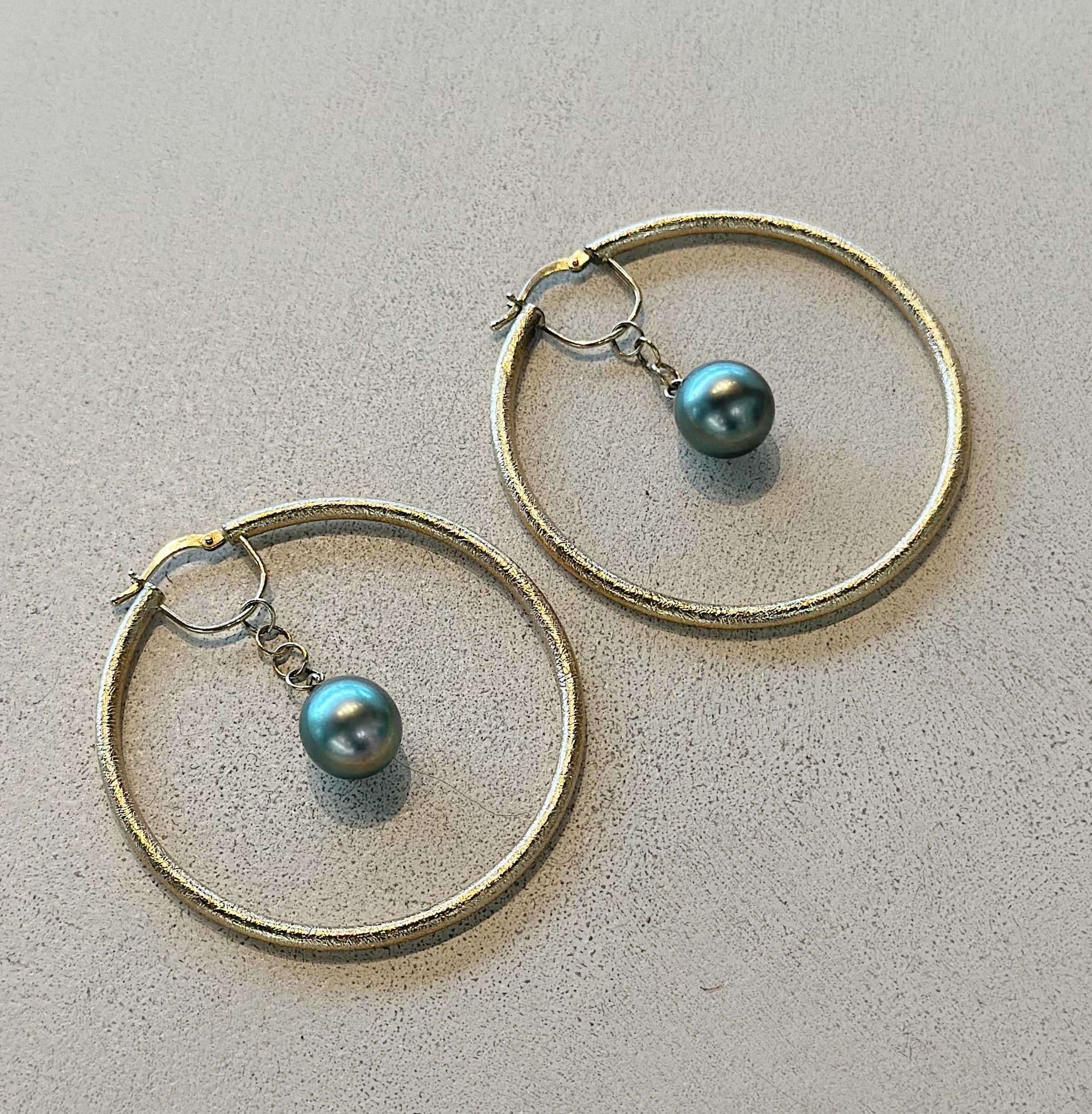 292 14K Hoop 10mm Tahitian Pearl Earrings